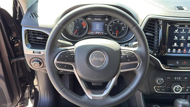 Used 2019 Jeep Cherokee Limited AWD/4WD image 15