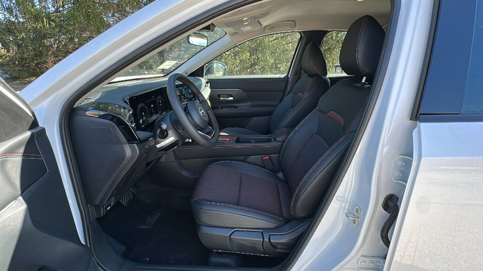 New 2026 Nissan Kicks SR AWD/4WD image 7
