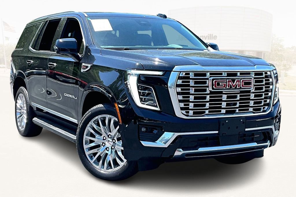 Used 2025 GMC Yukon Denali w/ LPO, Floor Liner Package AWD/4WD image 3