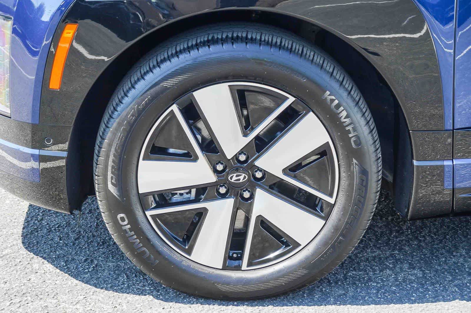 Certified 2026 Hyundai Ioniq 9 SEL AWD/4WD image 12