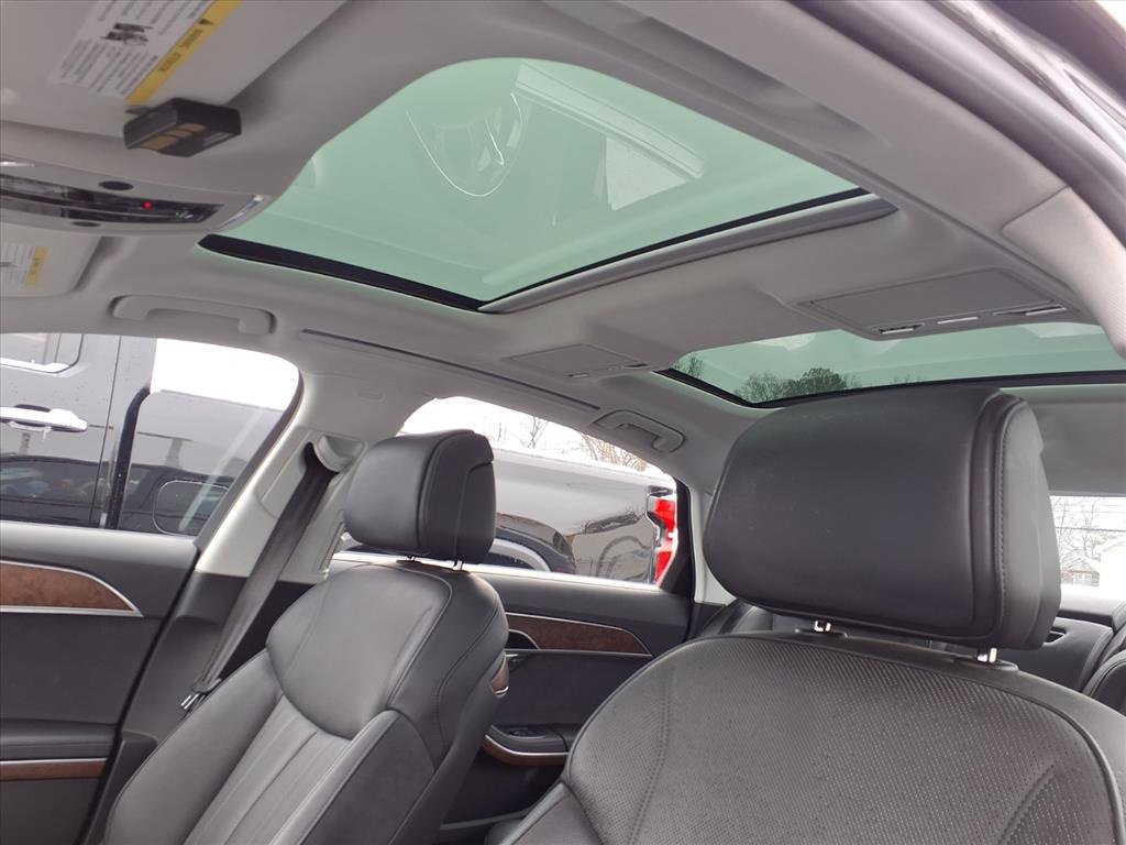 Used 2022 Audi A8 L 3.0T w/ Luxury Package image 12