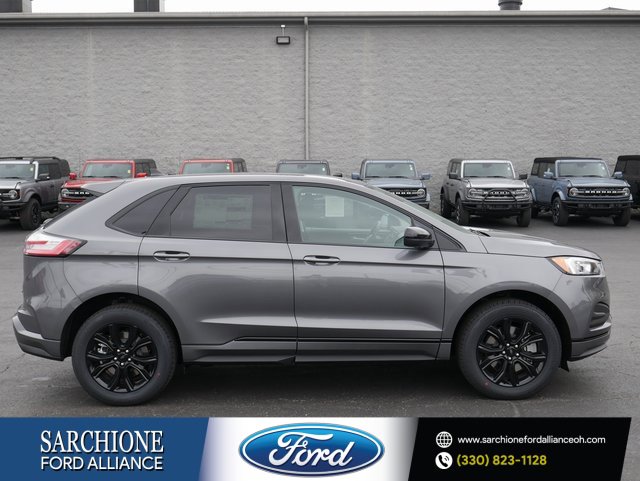 New 2024 Ford Edge SE w/ Black Appearance Package