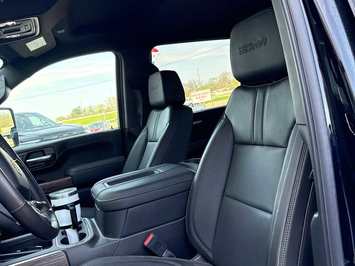 Used 2022 Chevrolet Silverado 2500 High Country image 8