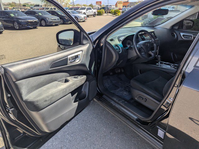 Used 2016 Nissan Pathfinder SV image 8