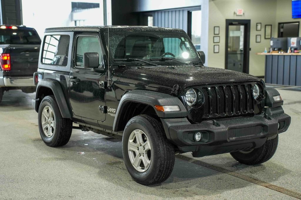 Used 2020 Jeep Wrangler Sport AWD/4WD image 3