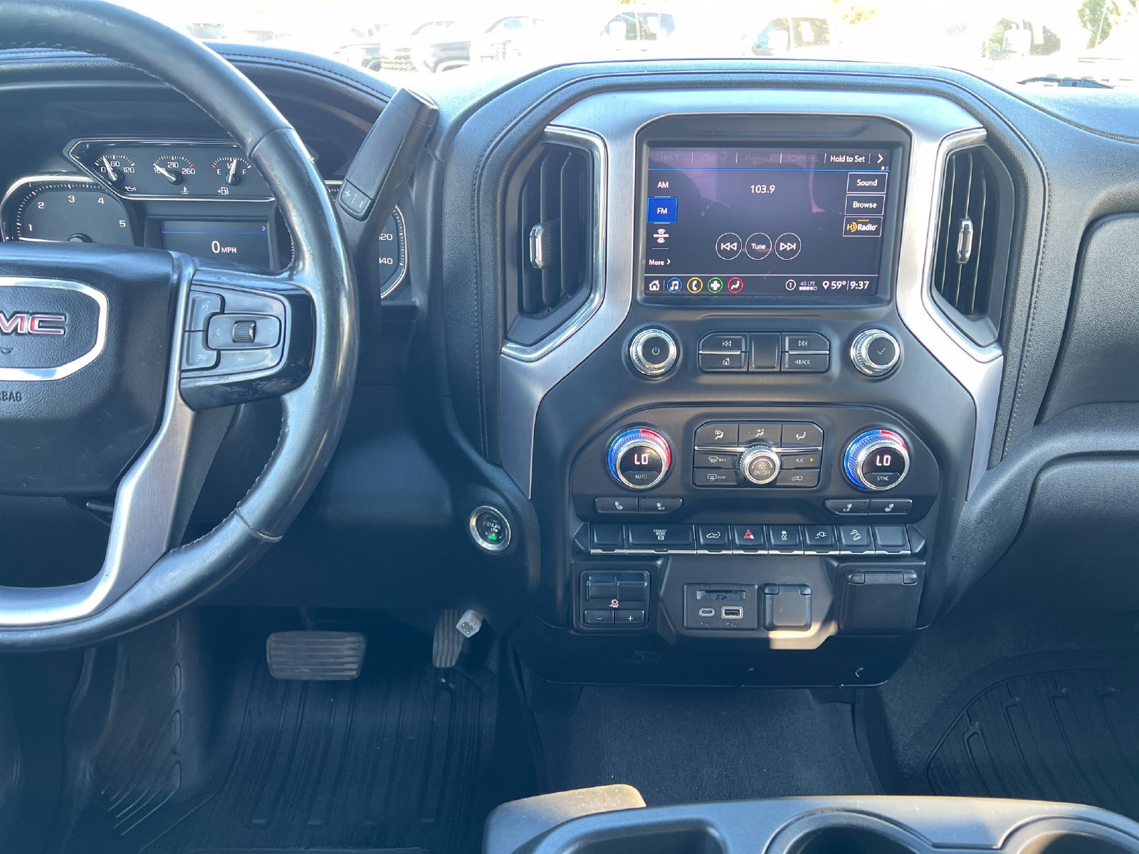 Used 2020 GMC Sierra 2500 SLT w/ X31 Off-Road Package AWD/4WD image 32
