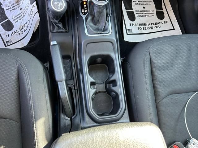 Used 2023 Jeep Wrangler Unlimited AWD/4WD image 20