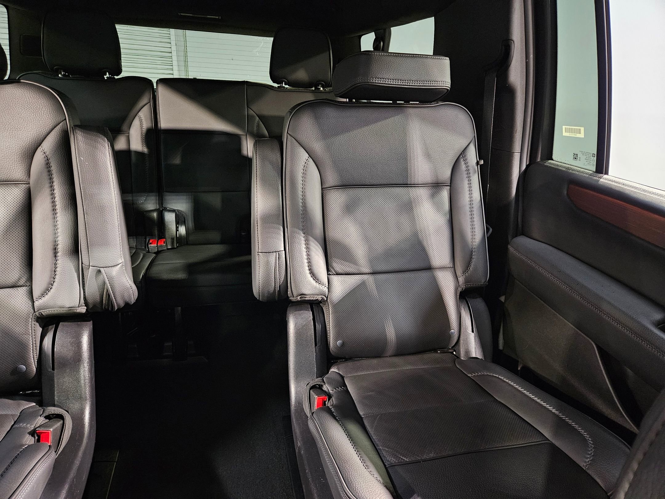 Used 2025 GMC Yukon XL Denali AWD/4WD image 14
