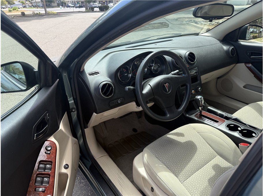 Used 2009 Pontiac G6 Sedan FWD image 9
