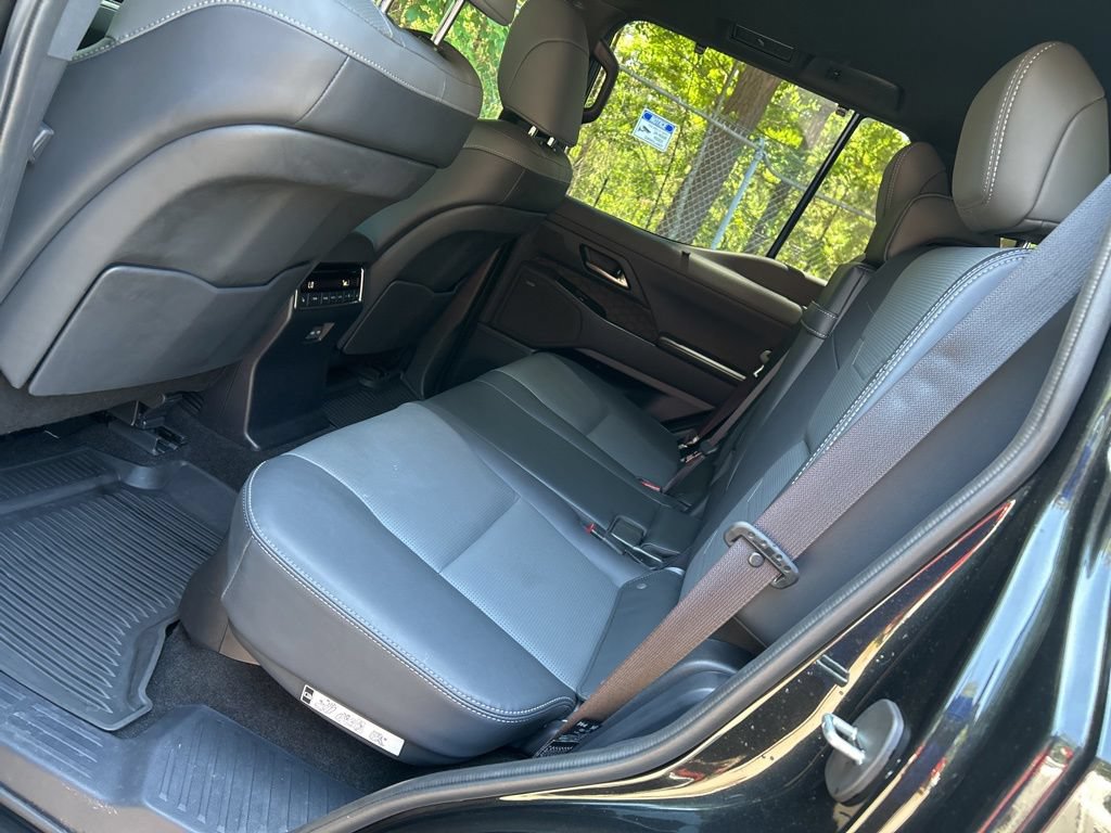 Used 2025 Lexus GX 550 w/ Cold Area Package AWD/4WD image 30