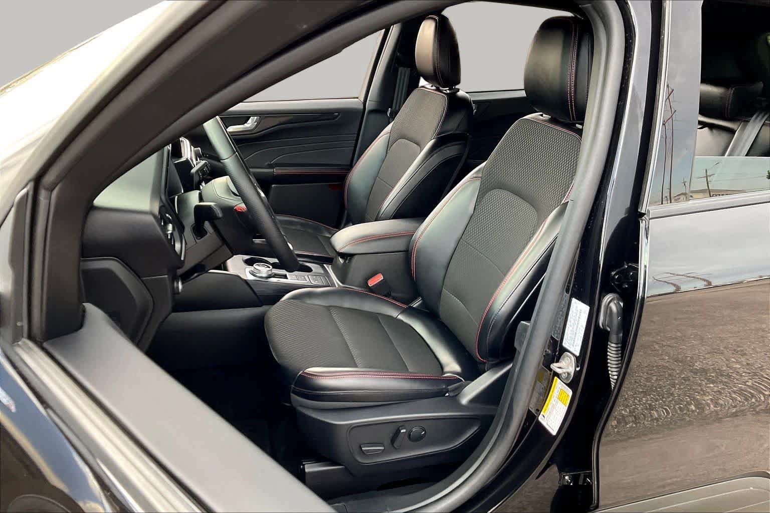 Used 2025 Ford Escape ST-Line FWD image 8