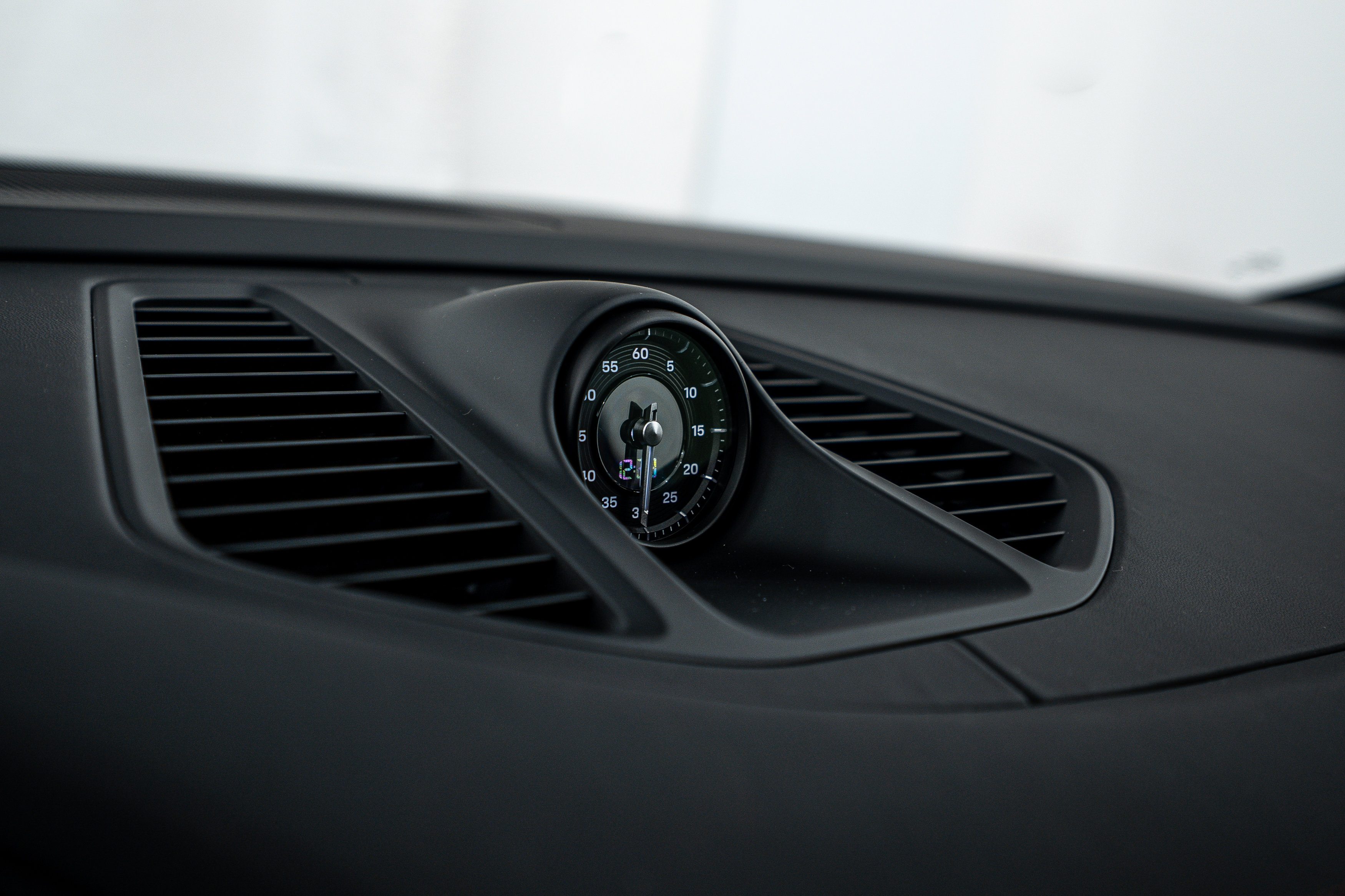 New 2025 Porsche Macan 4S Electric image 15