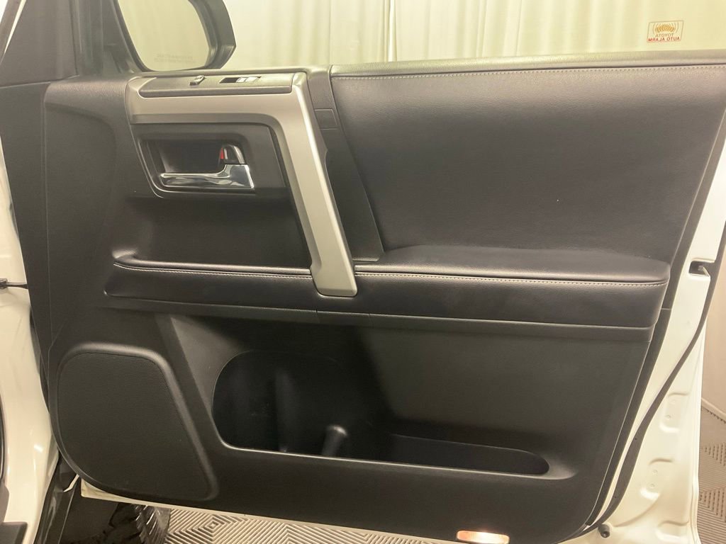 Used 2018 Toyota 4Runner SR5 Premium AWD/4WD image 29