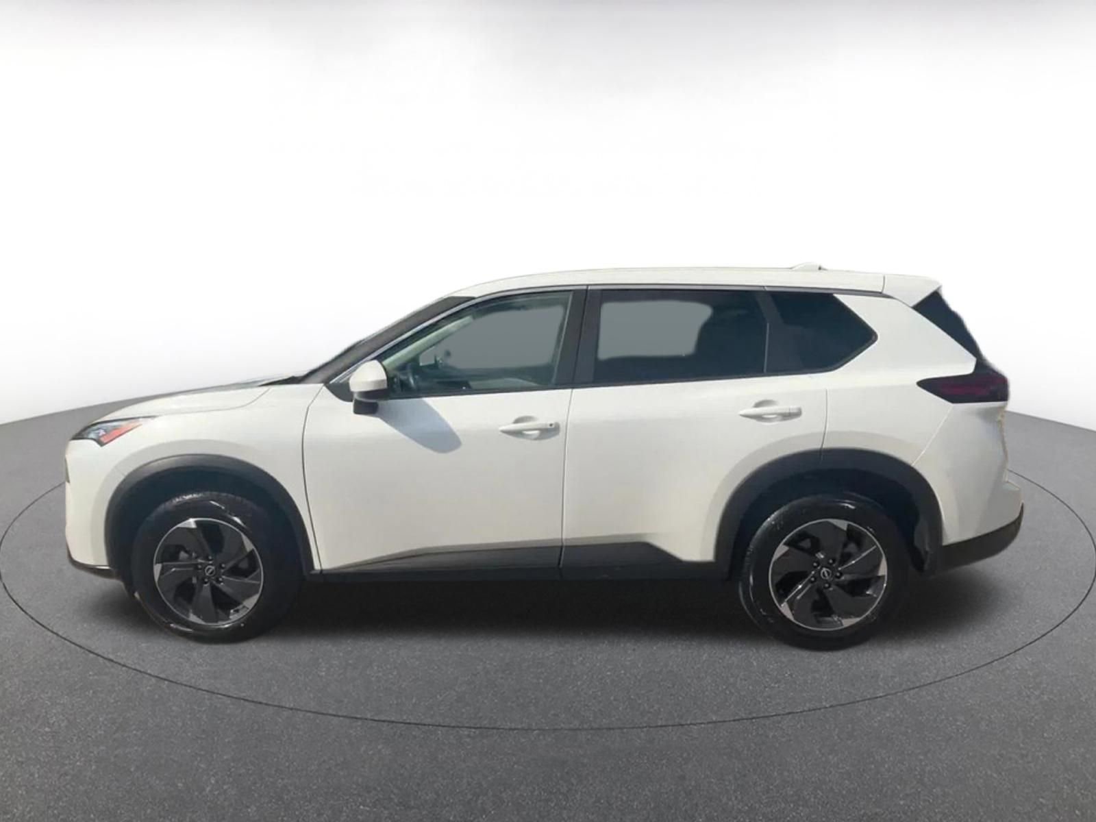 Used 2025 Nissan Rogue SV FWD image 9