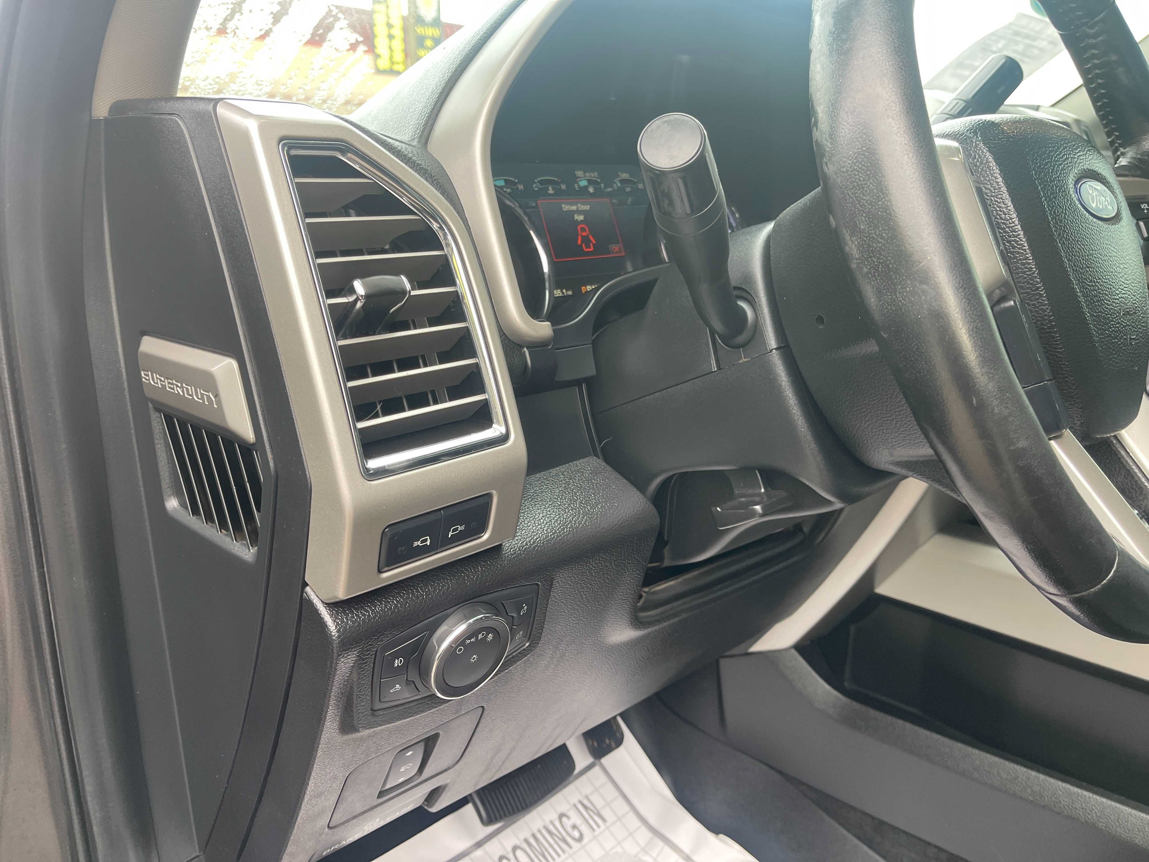 Used 2017 Ford F250 Lariat w/ Lariat Value Package AWD/4WD image 26