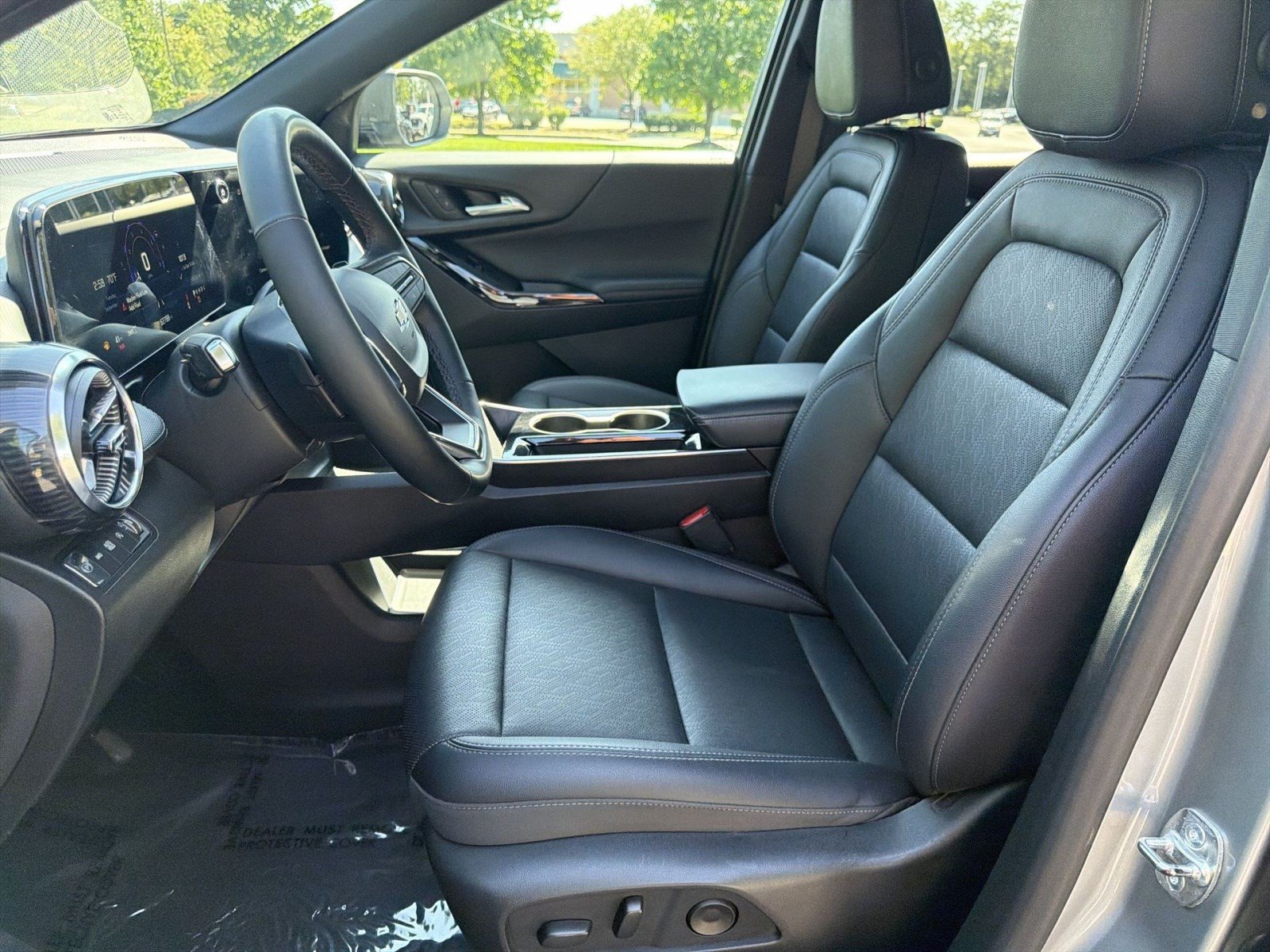 Used 2025 Chevrolet Equinox LT w/ Convenience Package II AWD/4WD image 13