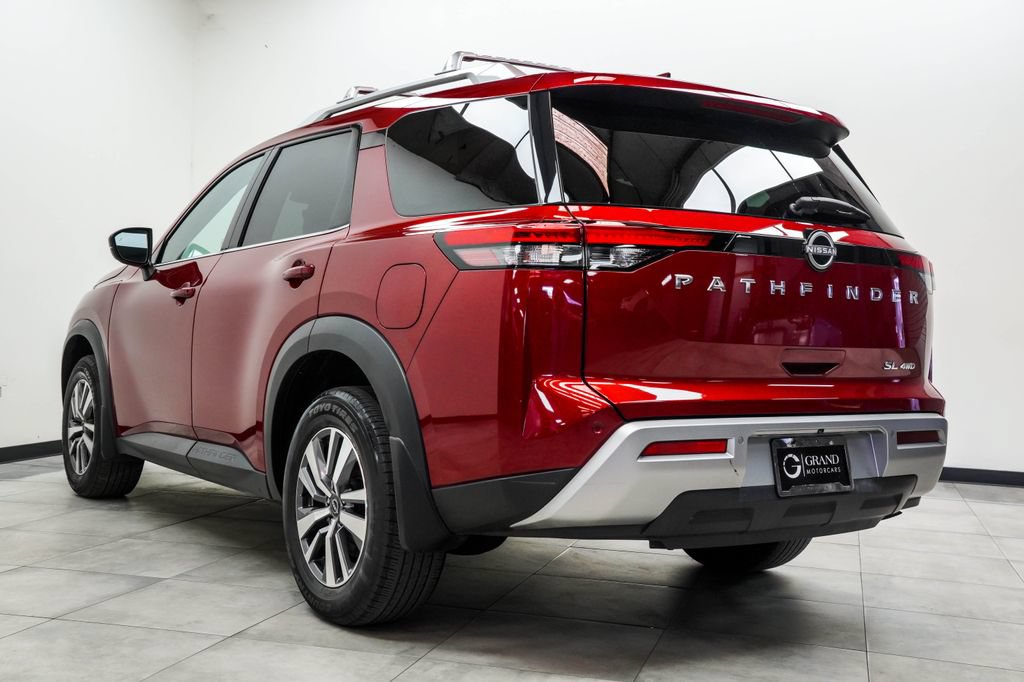 Used 2023 Nissan Pathfinder SL AWD/4WD image 11