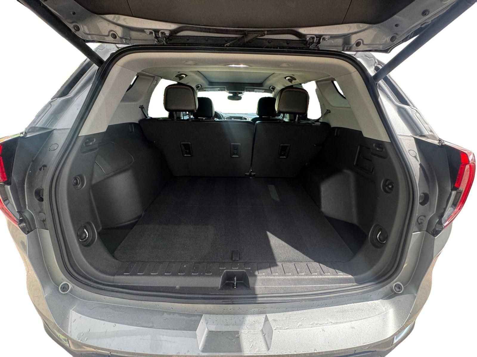 Used 2024 GMC Terrain AT4 w/ Tech Package AWD/4WD image 19