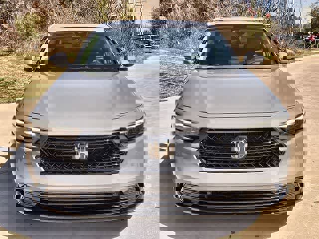 Certified 2025 Honda Accord Touring image 7