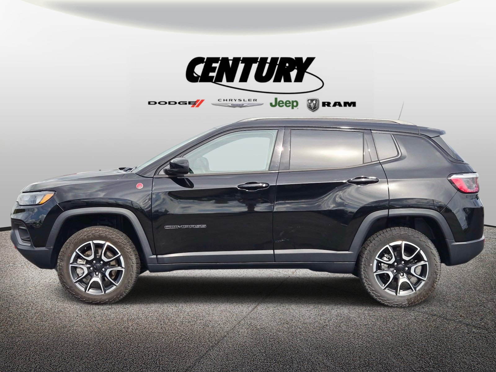 Used 2024 Jeep Compass Trailhawk AWD/4WD image 8