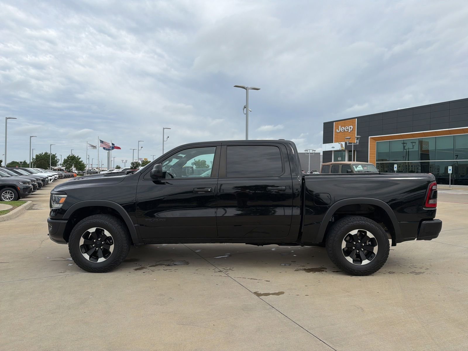 Used 2021 RAM 1500 Rebel AWD/4WD image 2