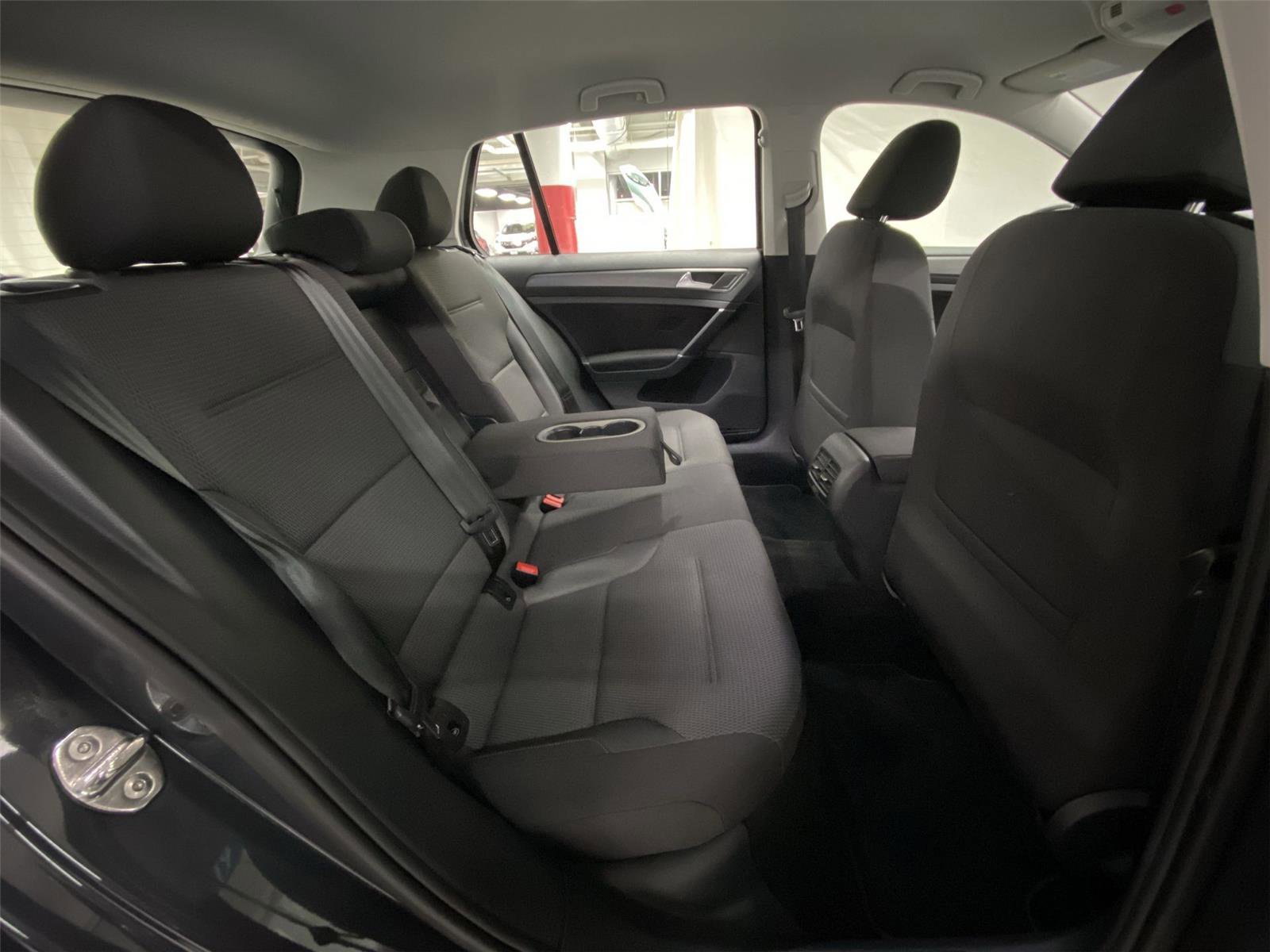 Used 2019 Volkswagen e-Golf SE w/ Driver Assistance Package image 27