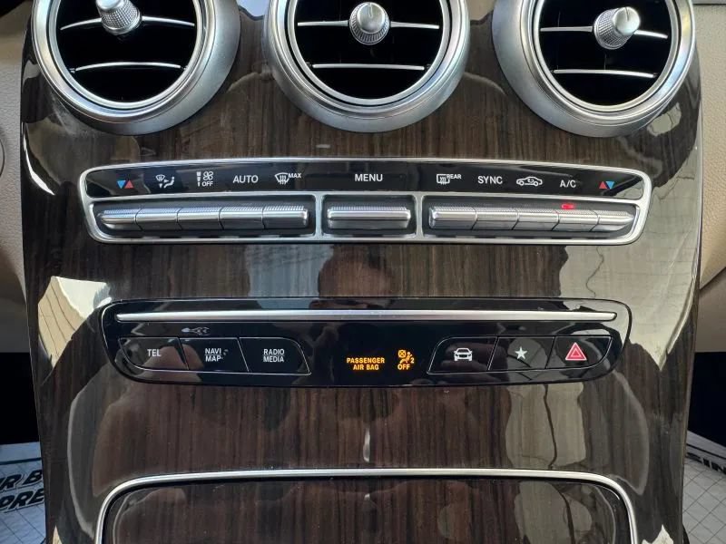 Used 2022 Mercedes-Benz GLC 300 w/ Premium Package Lite image 35