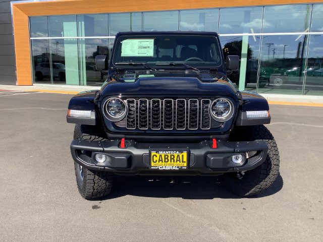 New 2026 Jeep Gladiator Rubicon w/ Steel Bumper Group AWD/4WD image 4