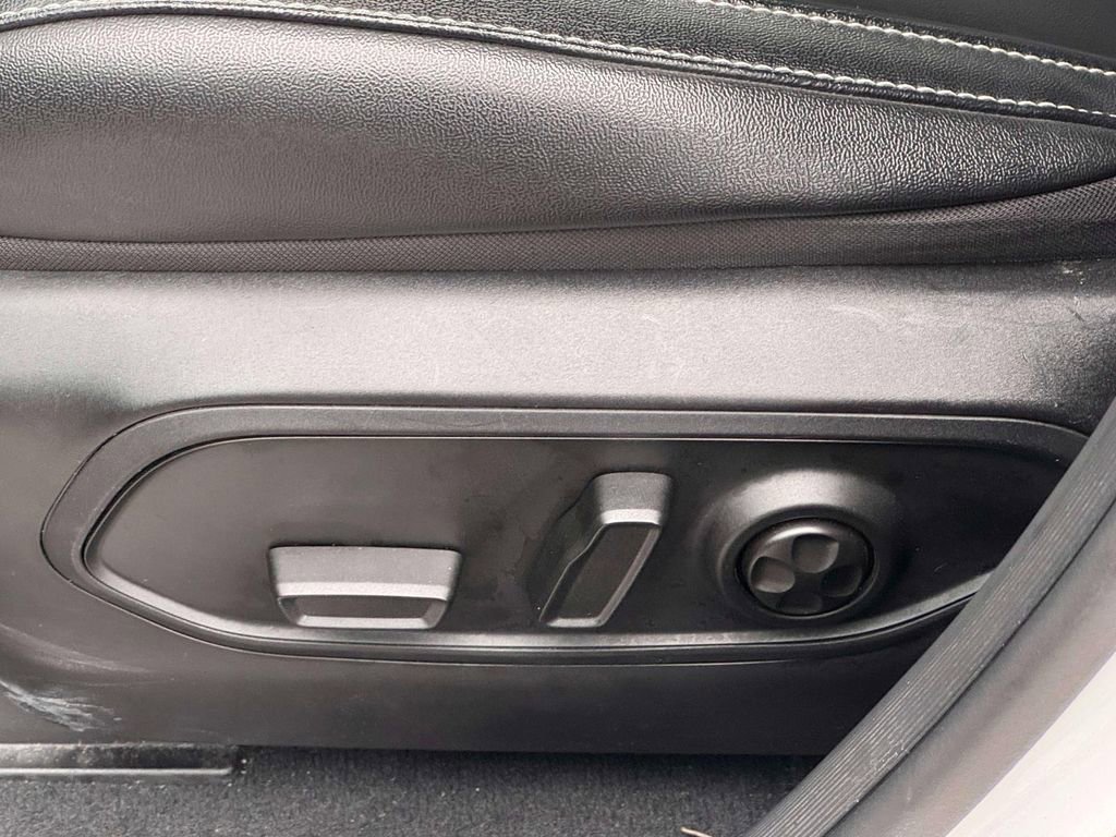 Used 2024 Jeep Grand Cherokee Limited image 11