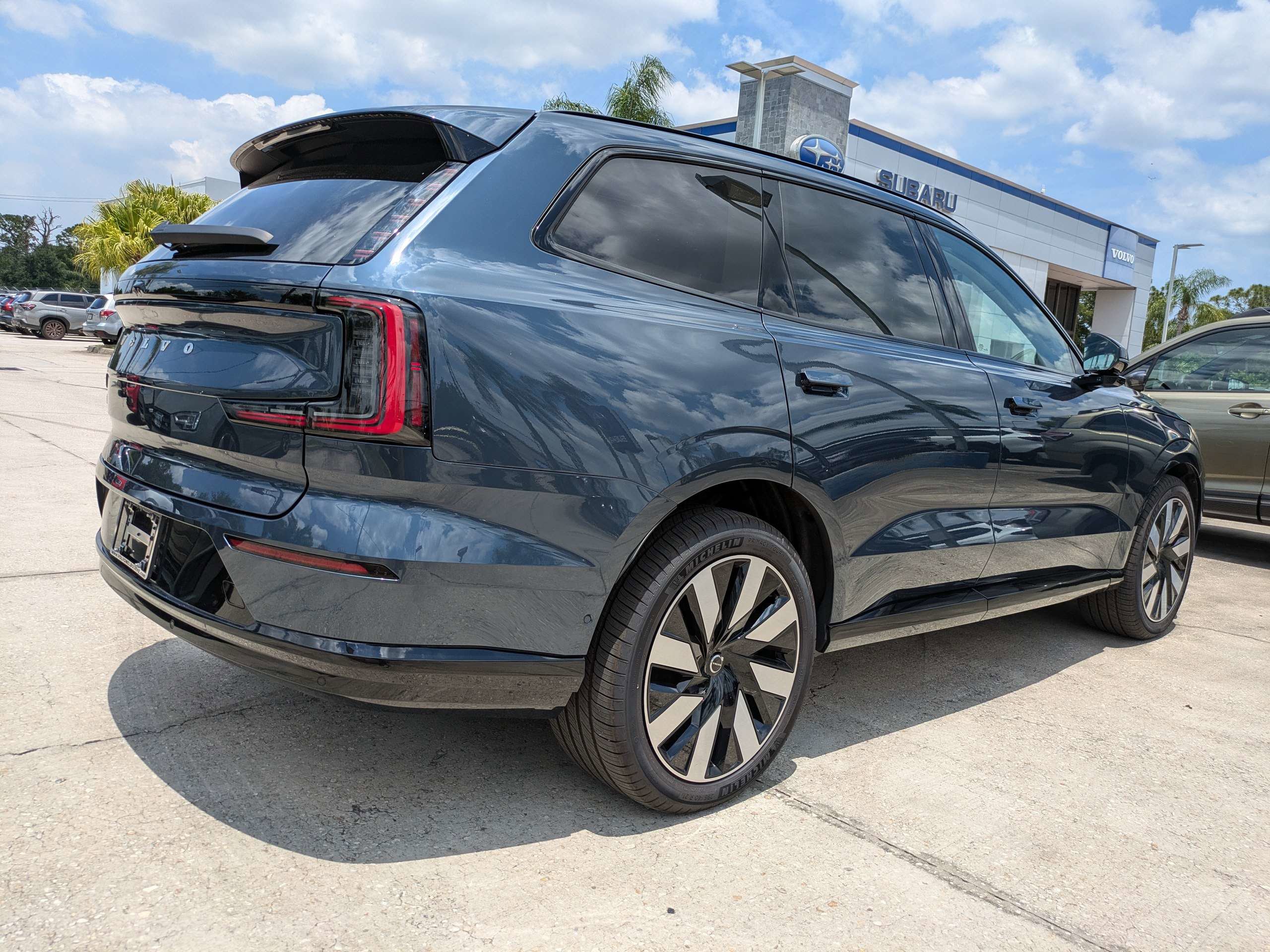 New 2025 Volvo EX90 Ultra AWD/4WD image 4