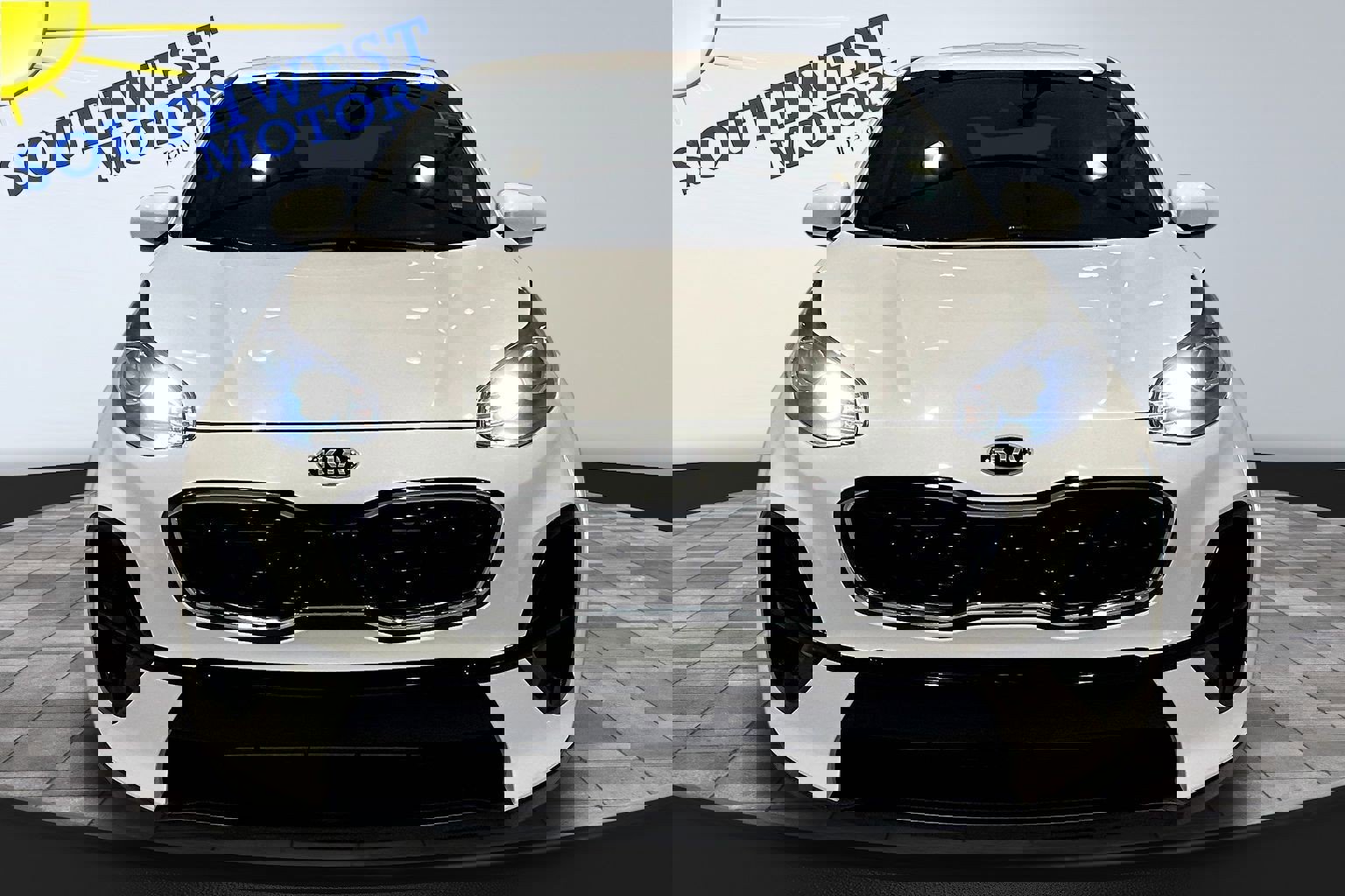 Used 2022 Kia Sportage LX image 2