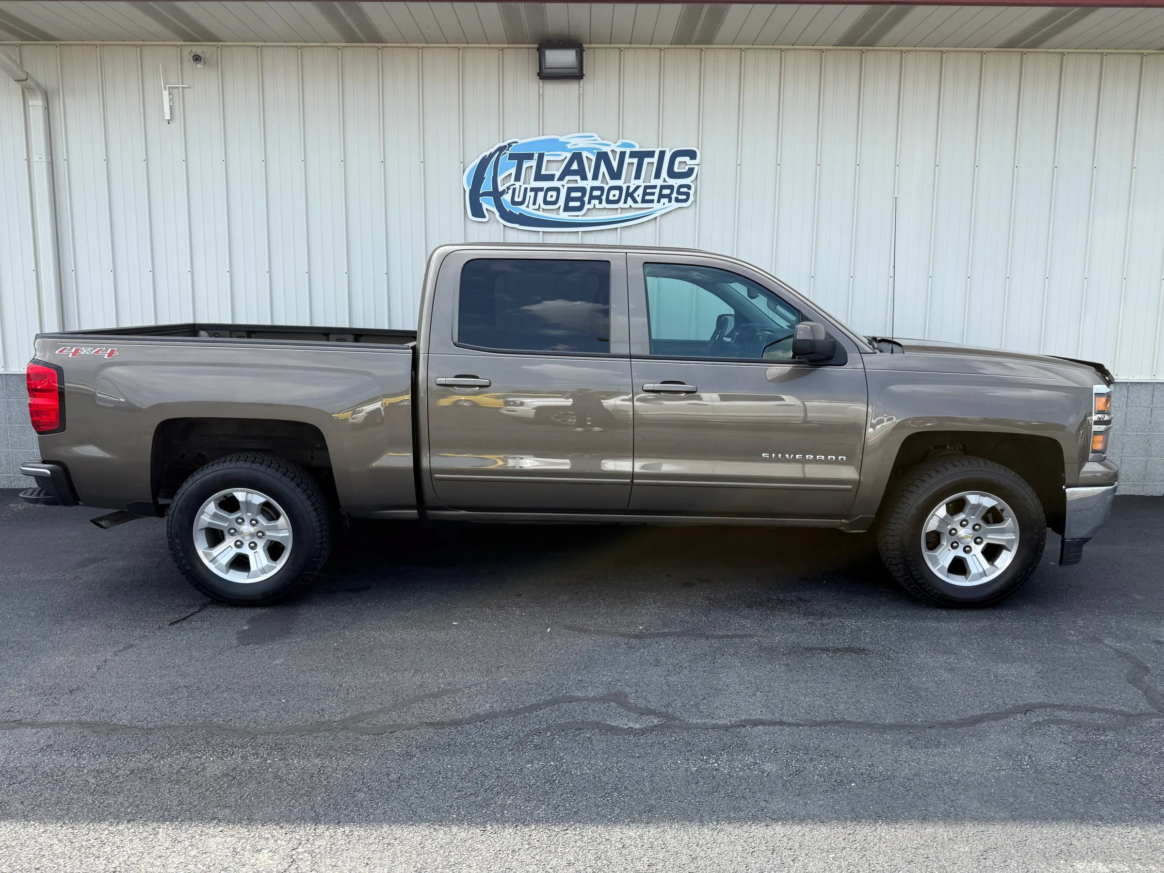 Used 2015 Chevrolet Silverado 1500 LT w/ All Star Edition AWD/4WD image 3