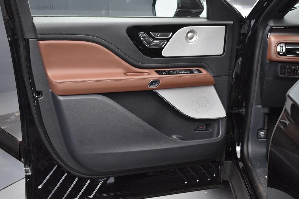 New 2026 Lincoln Aviator Reserve AWD/4WD image 24