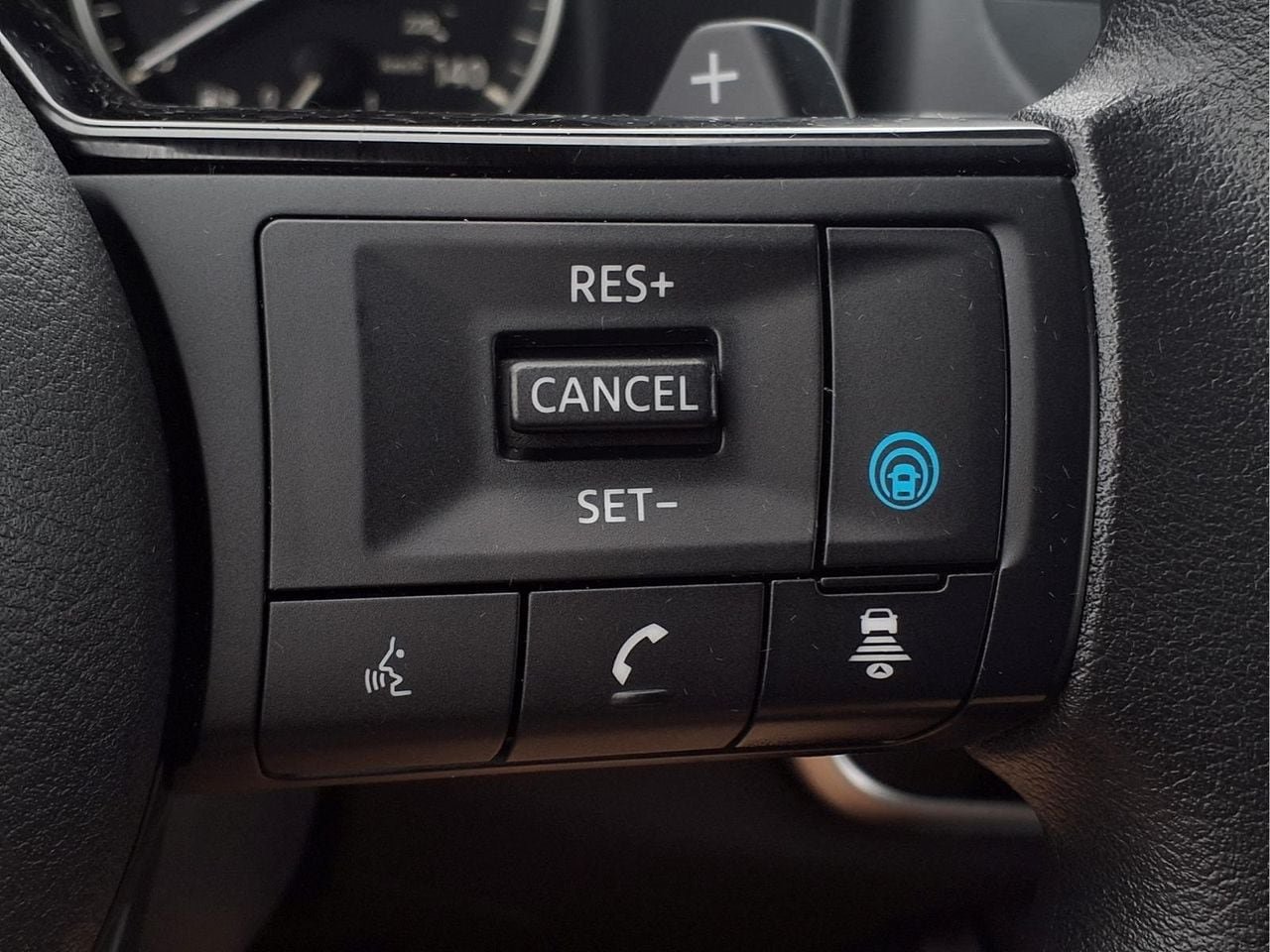Used 2023 Nissan Rogue SV AWD/4WD image 23