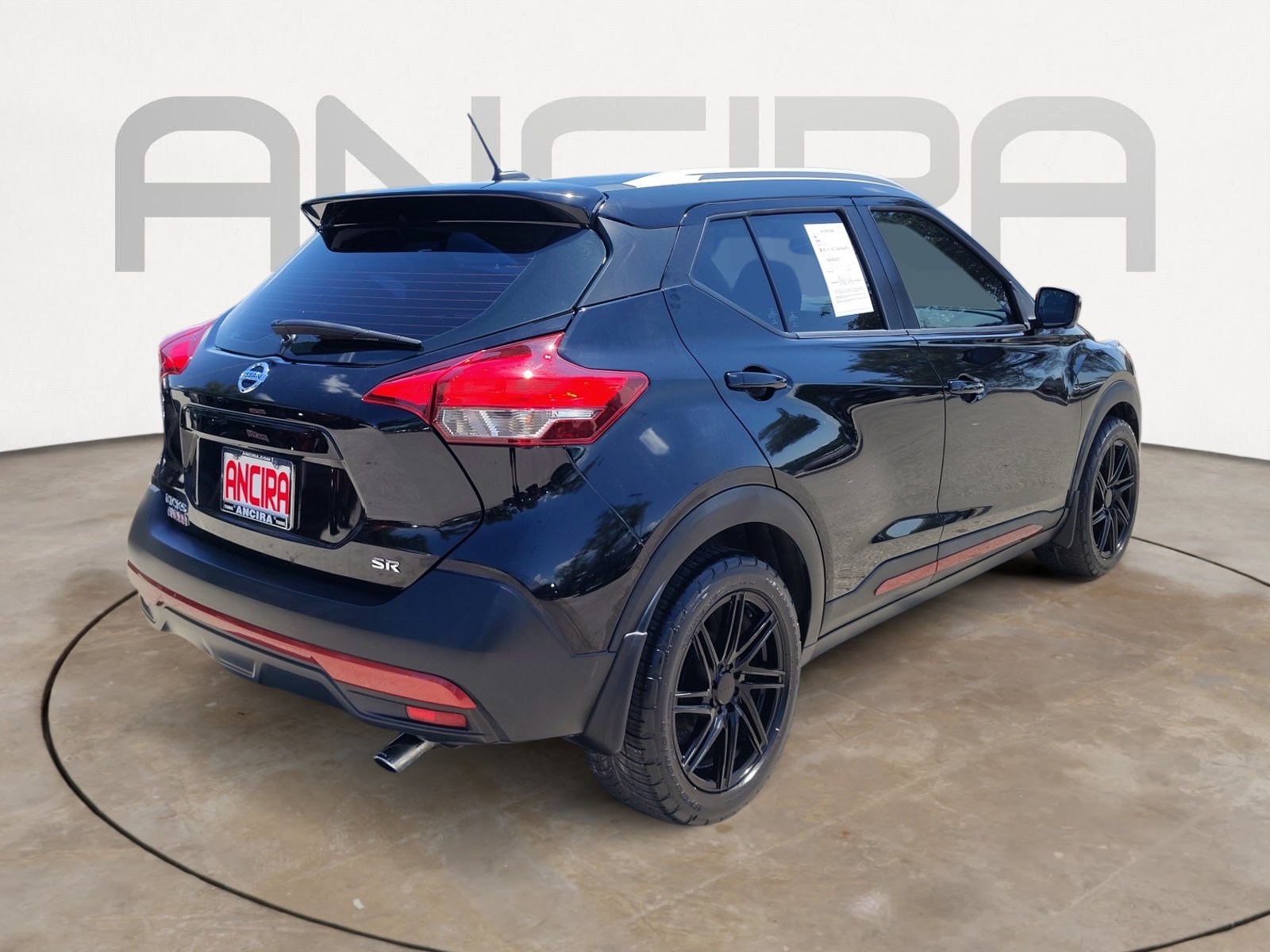 Used 2019 Nissan Kicks SR w/ SR Premium Package FWD image 11