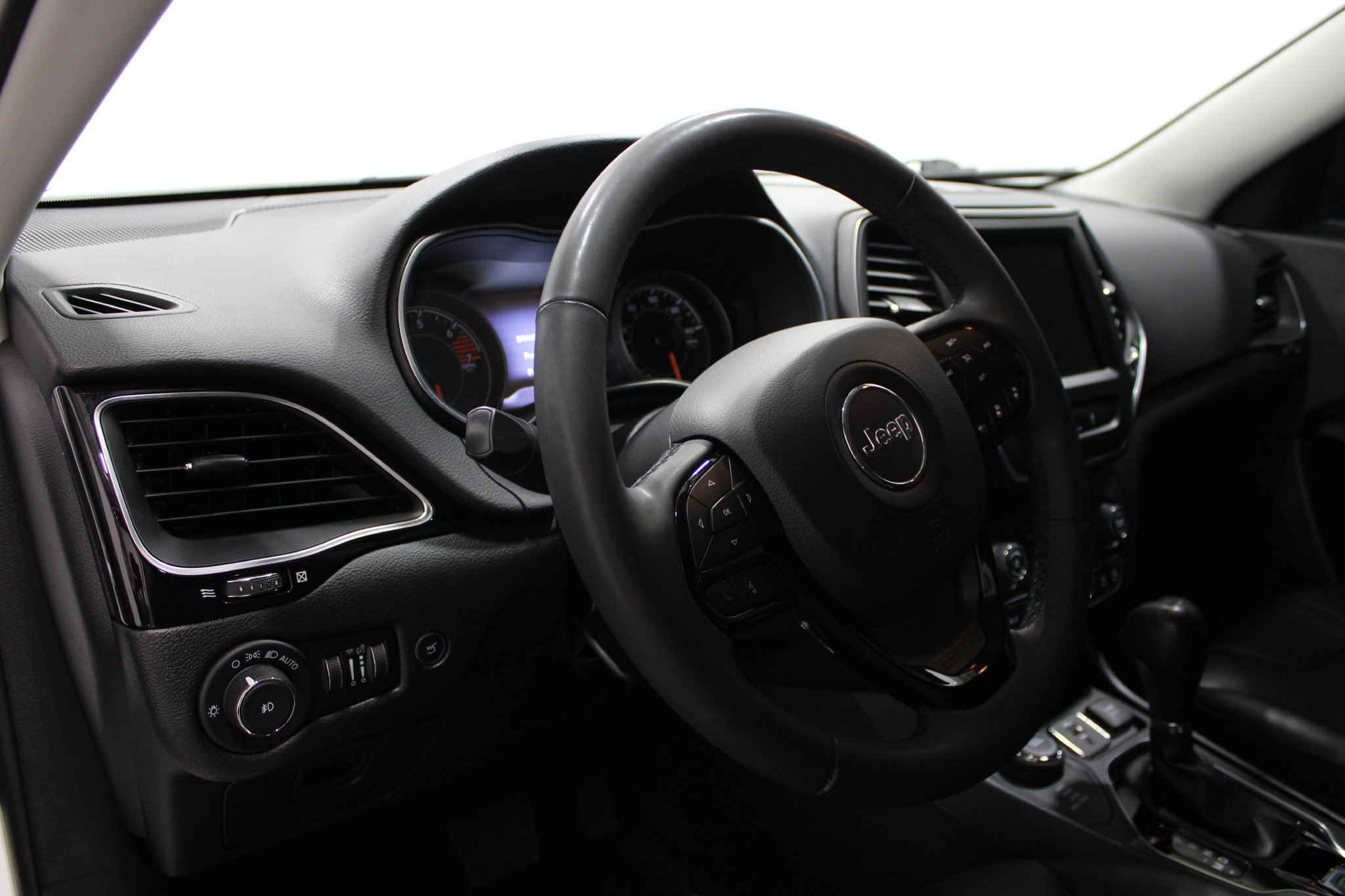 Used 2023 Jeep Cherokee Altitude Lux AWD/4WD image 12