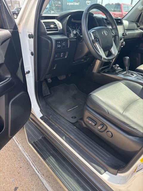 Used 2018 Toyota 4Runner SR5 Premium image 8