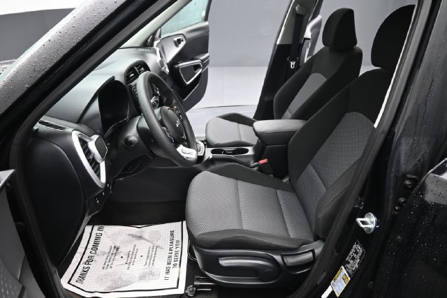 Used 2022 Kia Soul LX FWD image 12