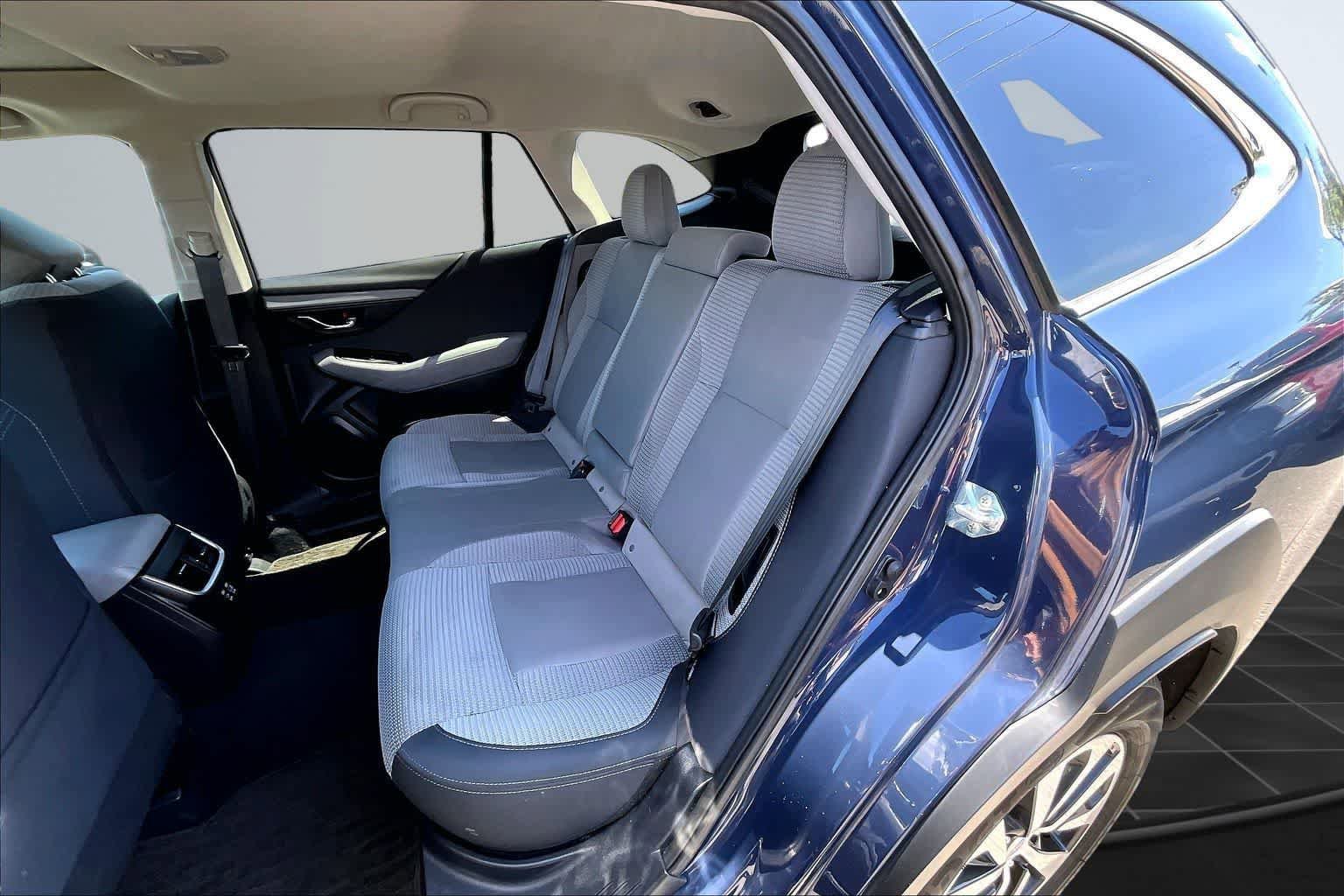 Used 2025 Subaru Outback Premium AWD/4WD image 13