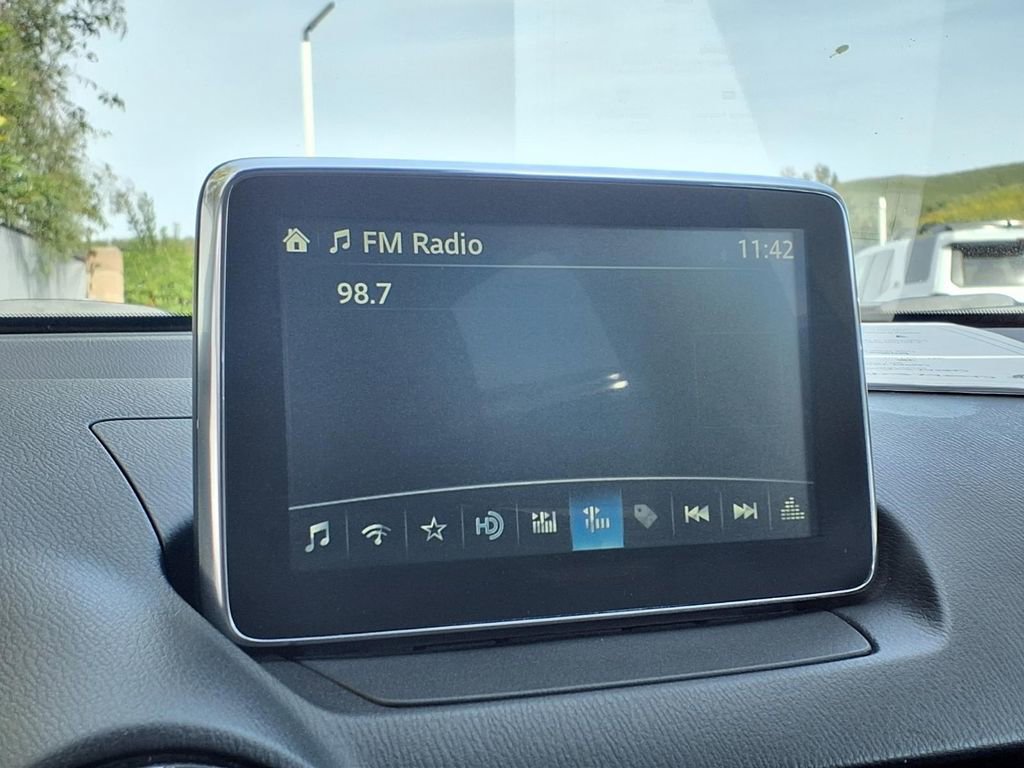 Certified 2017 Toyota Yaris iA image 7