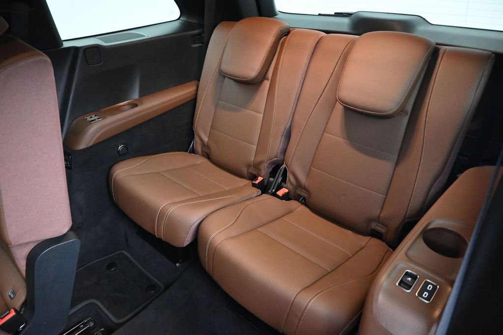 Used 2025 Mercedes-Benz GLS 450 4MATIC image 13
