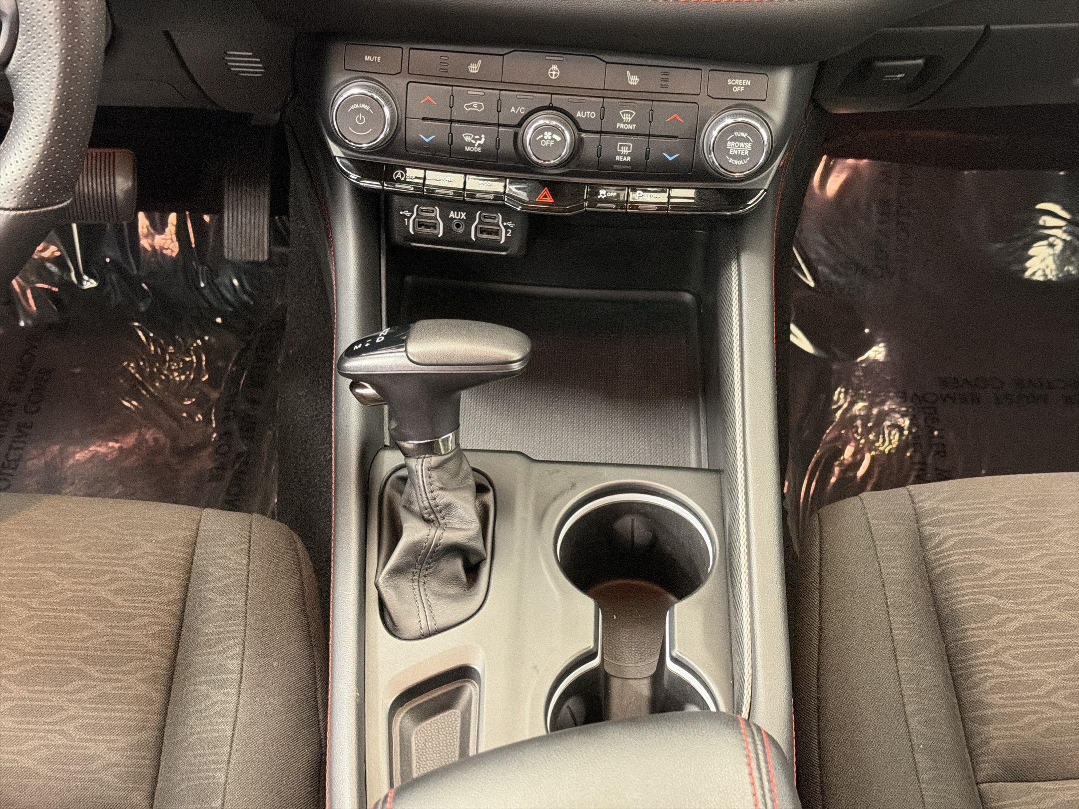 Used 2025 Dodge Durango GT AWD/4WD image 16