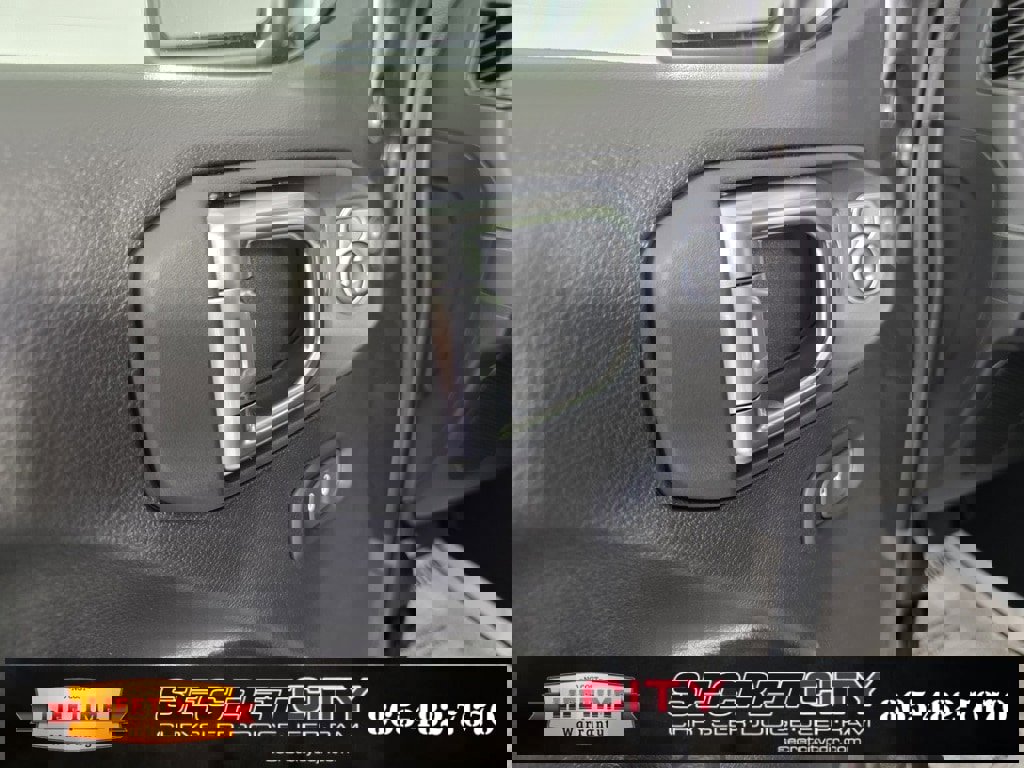 New 2025 Jeep Gladiator Mojave image 12