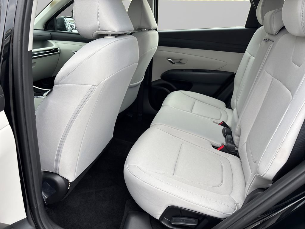 Certified 2025 Hyundai Tucson SE image 10