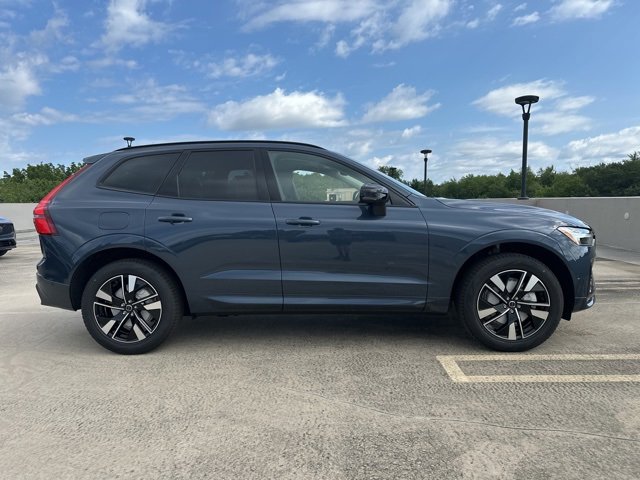 New 2026 Volvo XC60 B5 Plus w/ Climate Package image 9