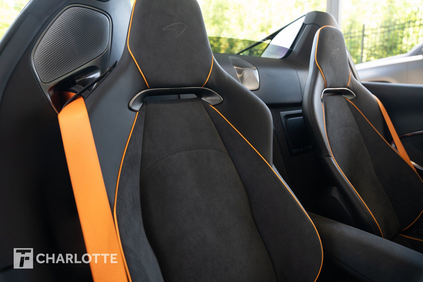 Used 2025 McLaren Artura Spider RWD image 27