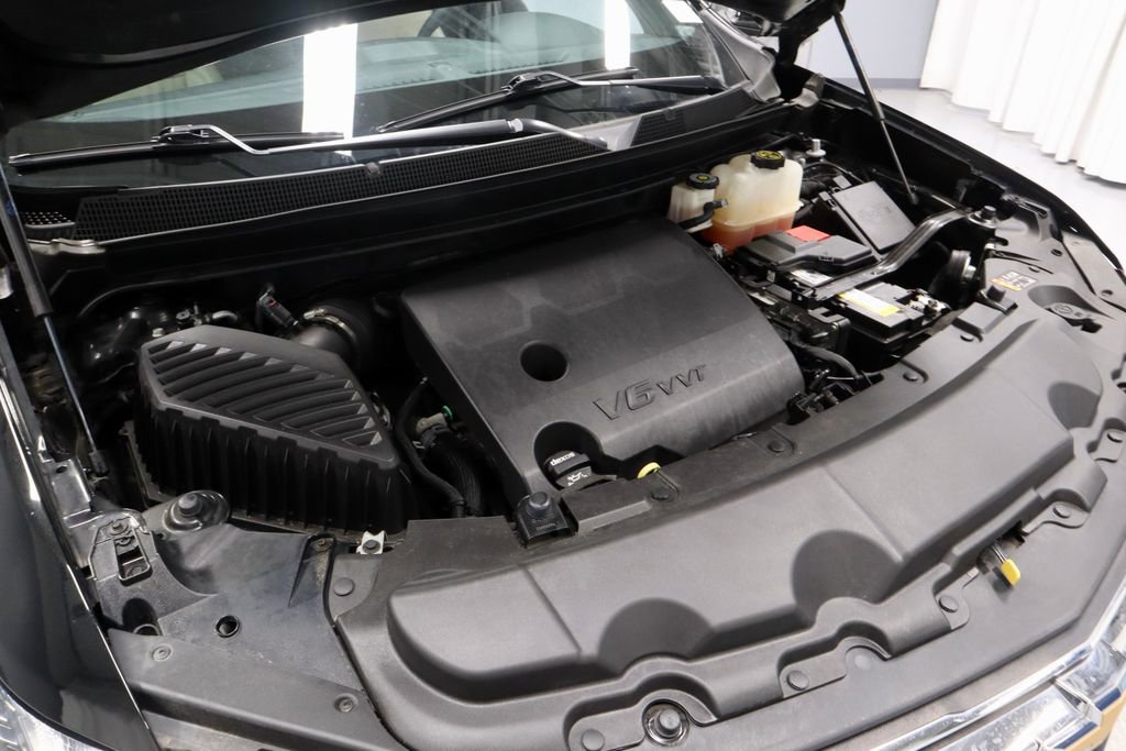 Used 2023 Chevrolet Traverse LT FWD image 16