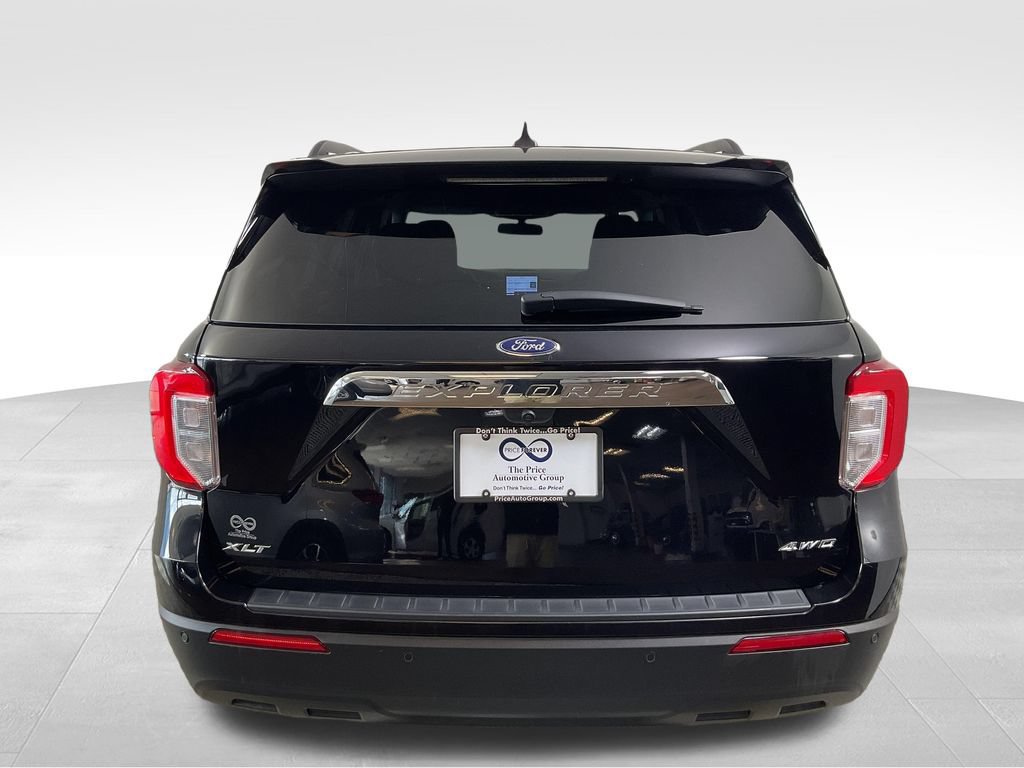 Used 2023 Ford Explorer XLT AWD/4WD image 8