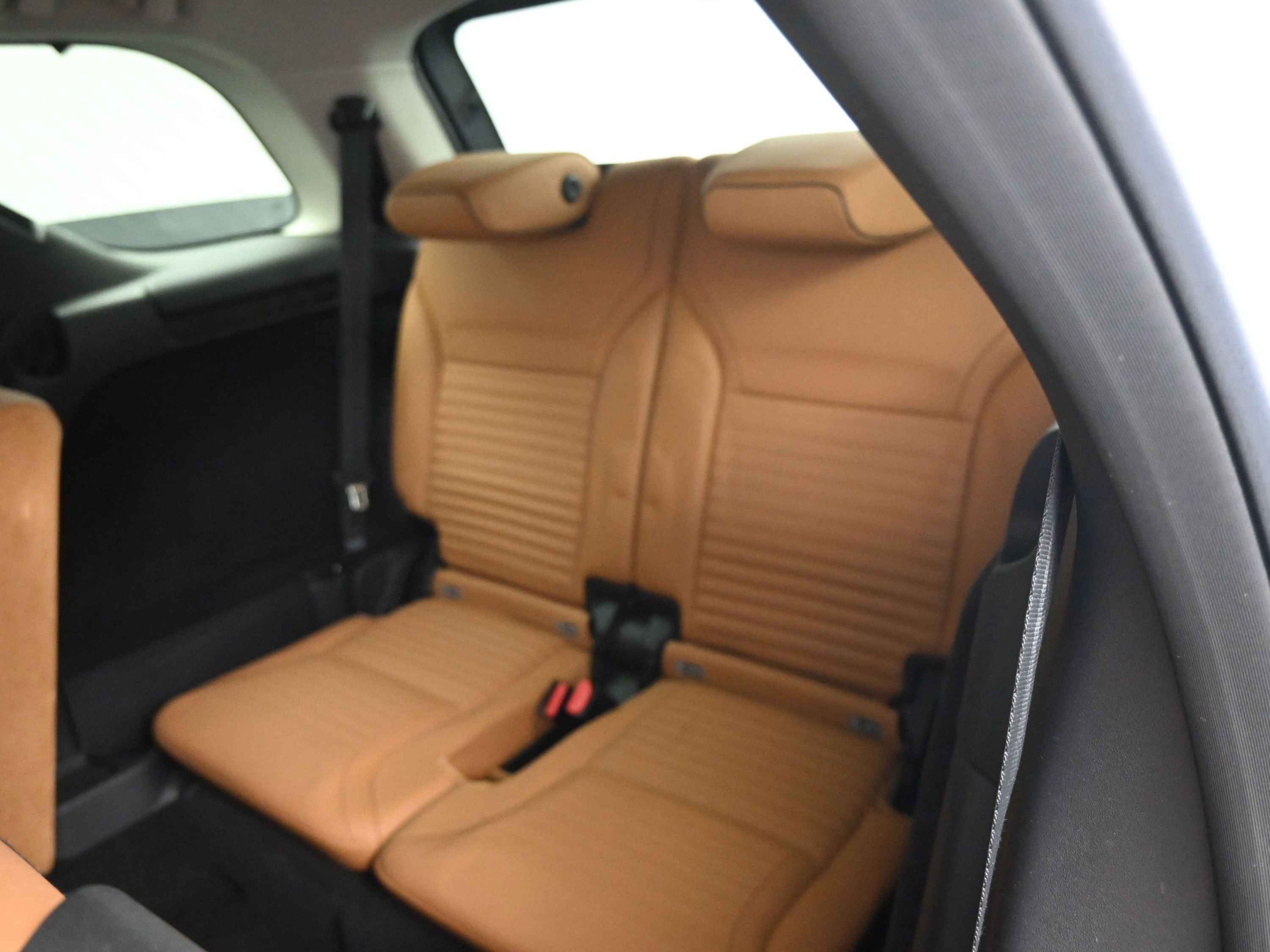 Used 2019 Land Rover Discovery HSE image 7