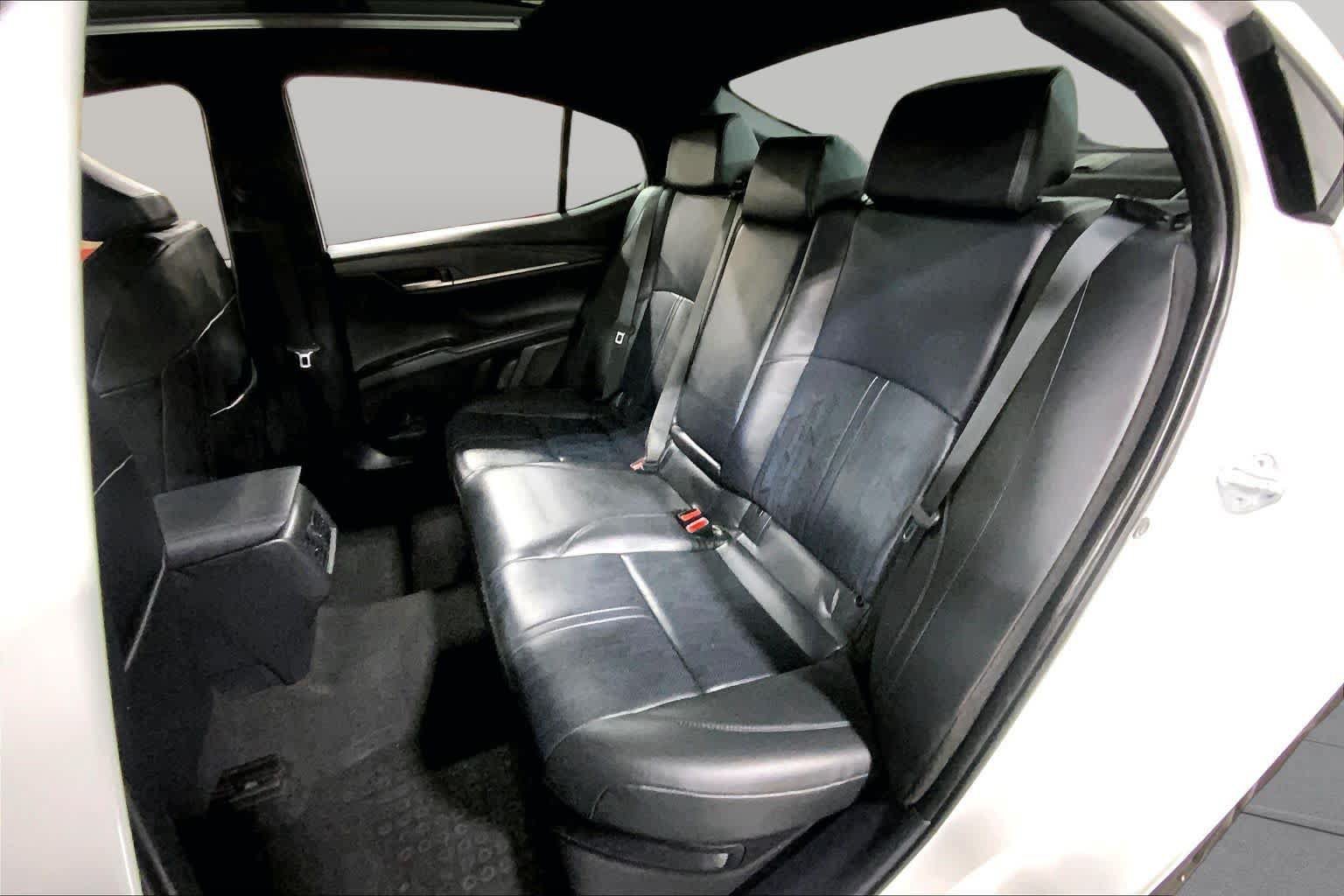 Used 2025 Toyota Camry XSE AWD/4WD image 21